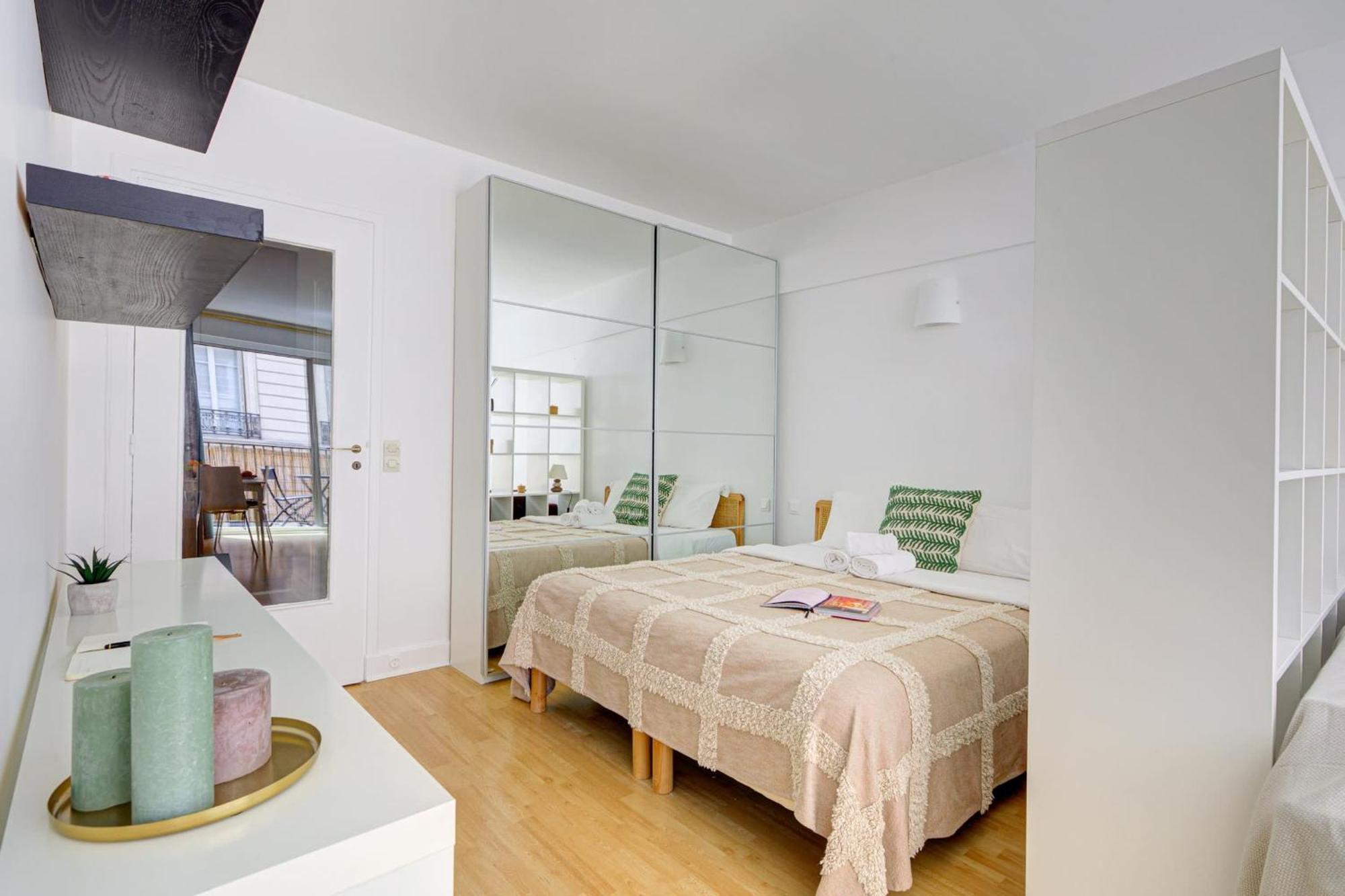 St Germain & Le Bon Marche With Balcony - Cityapartmentstay Parigi Esterno foto
