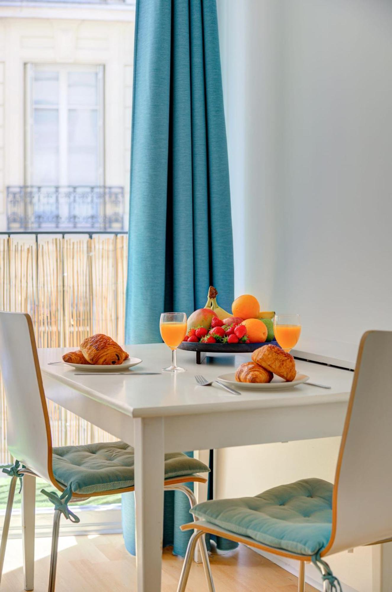 St Germain & Le Bon Marche With Balcony - Cityapartmentstay Parigi Esterno foto